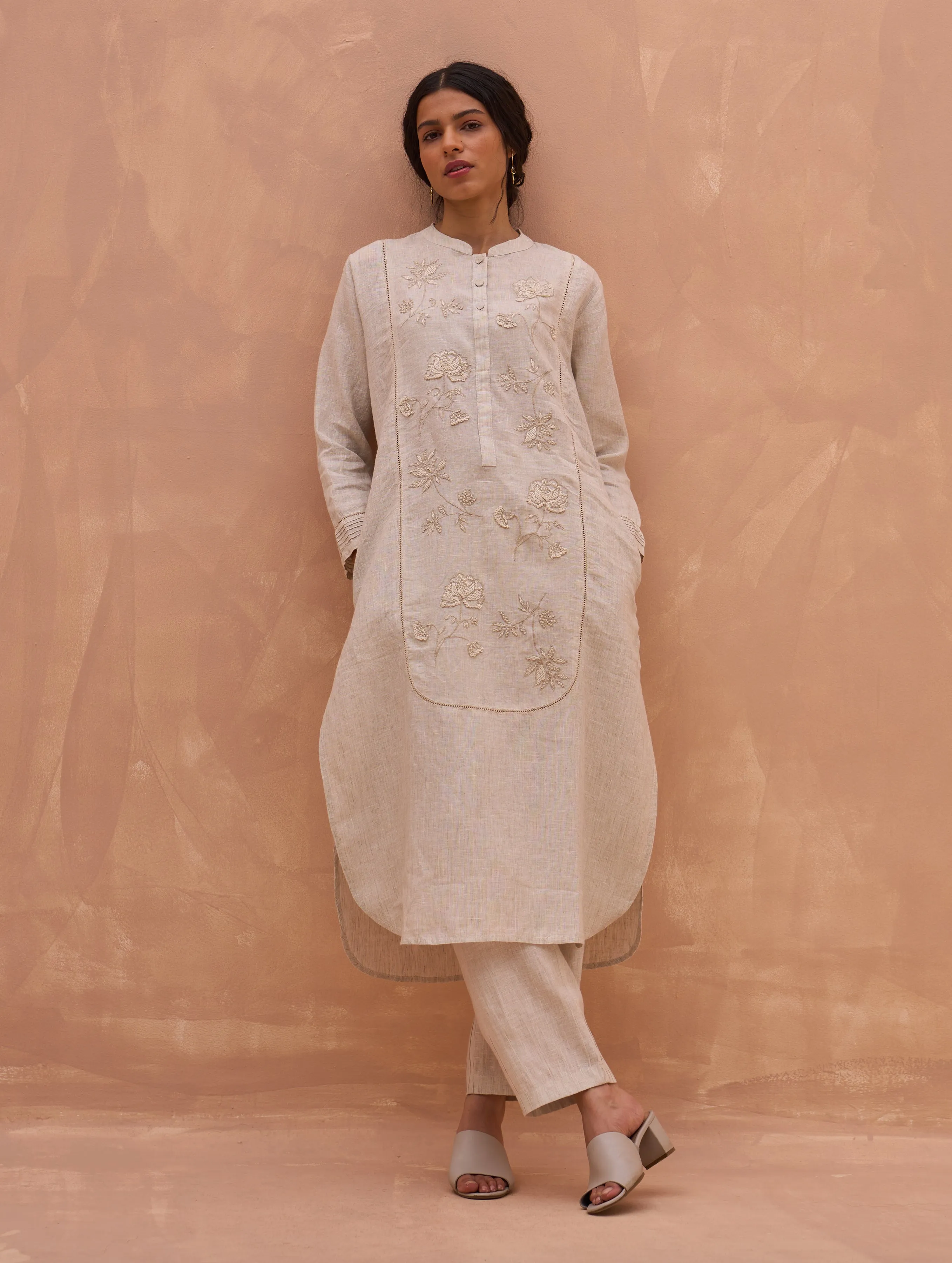 Kisa Hand-Embroidered Kurta - Off-White