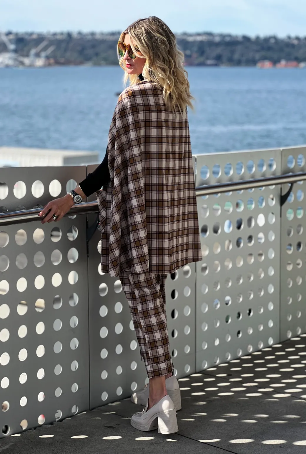 Mama Cape - Brown Plaid